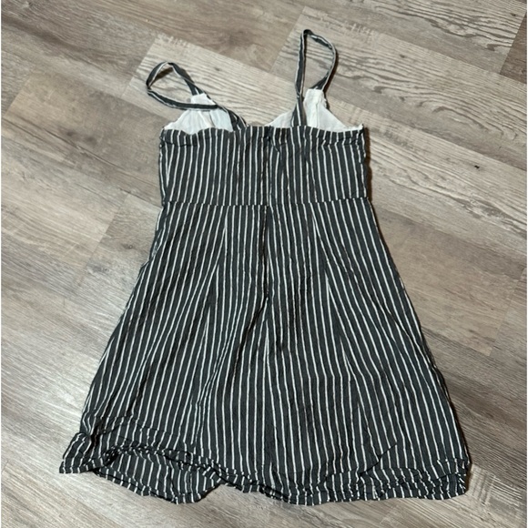 Lush dress - Picture 2 of 3